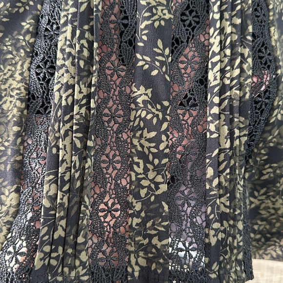 NWT White House Black Market Lace Inset Tunic Blouse - Picture 5 of 12